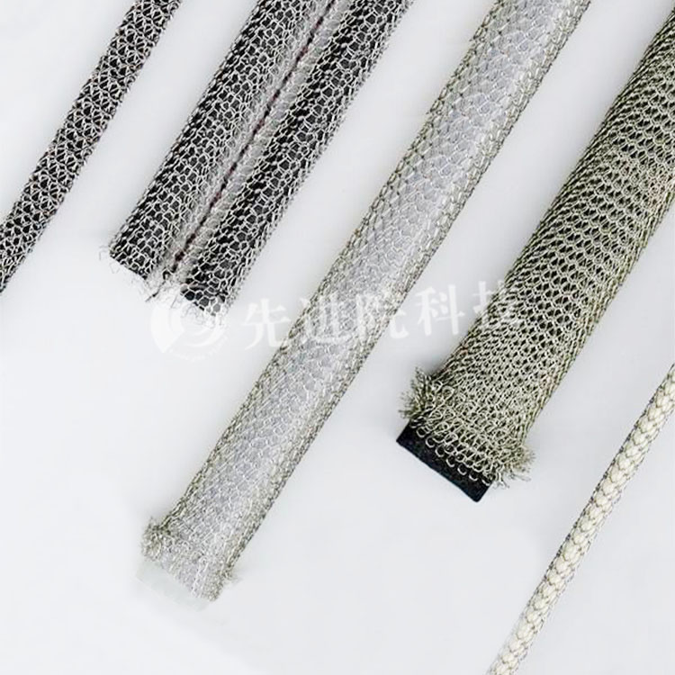 Rubber core wire mesh pad